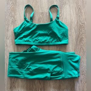 A Marie hemp-based yoga set leggings and bra size small